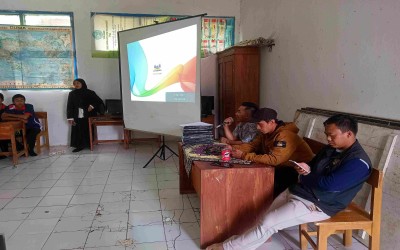 SIDANG PRAKTEK KERJA LAPANGAN SMK MEKARWANGI TALEGONG 2025 : KOMITMEN SEKOLAH MEMBENTUK GENERASI YANG PROFESIONAL DAN BERINTEGRITAS